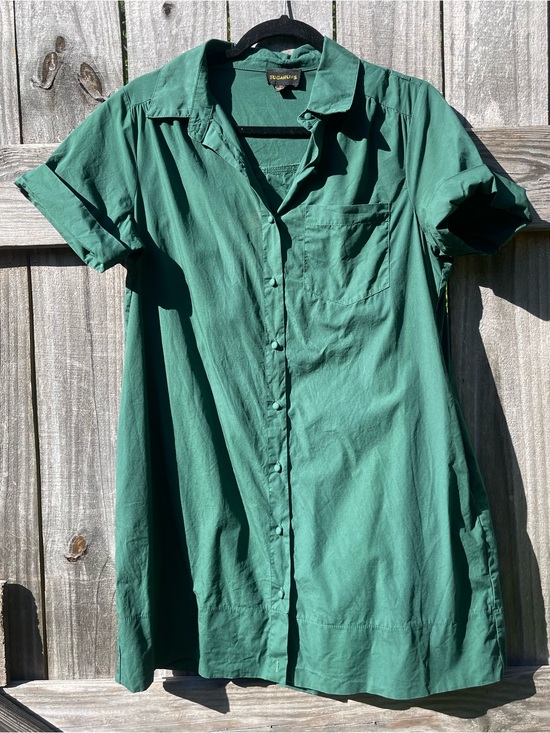 Sugarlips Dresses & Skirts - Sugarlips Short-Sleeve Button-Down Shirt in Green